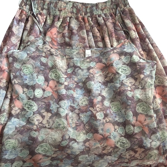 American Apparel Chiffon Rose Print Cami Tank - Picture 3 of 3